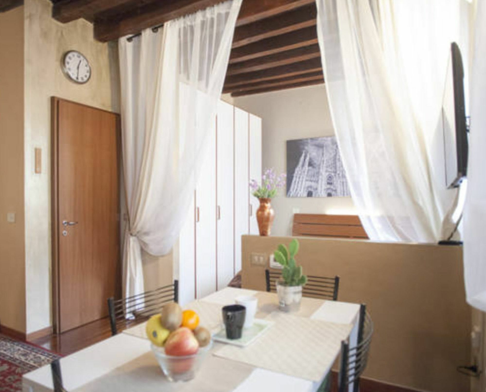 Corso 6 * Milano